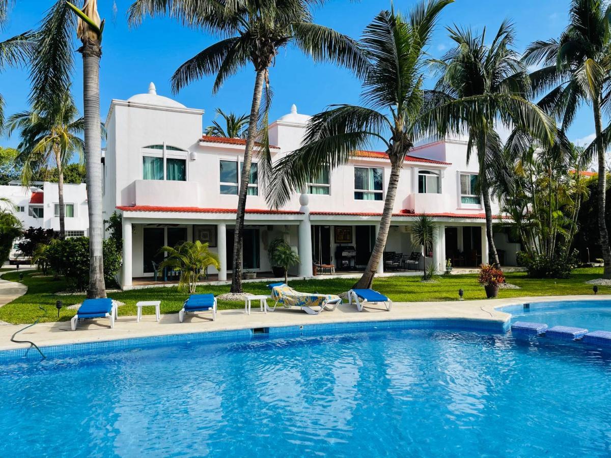 Villa Bella 3Br Wifi Bikes Beach Access (Adults Only) Плая дел Кармен Екстериор снимка