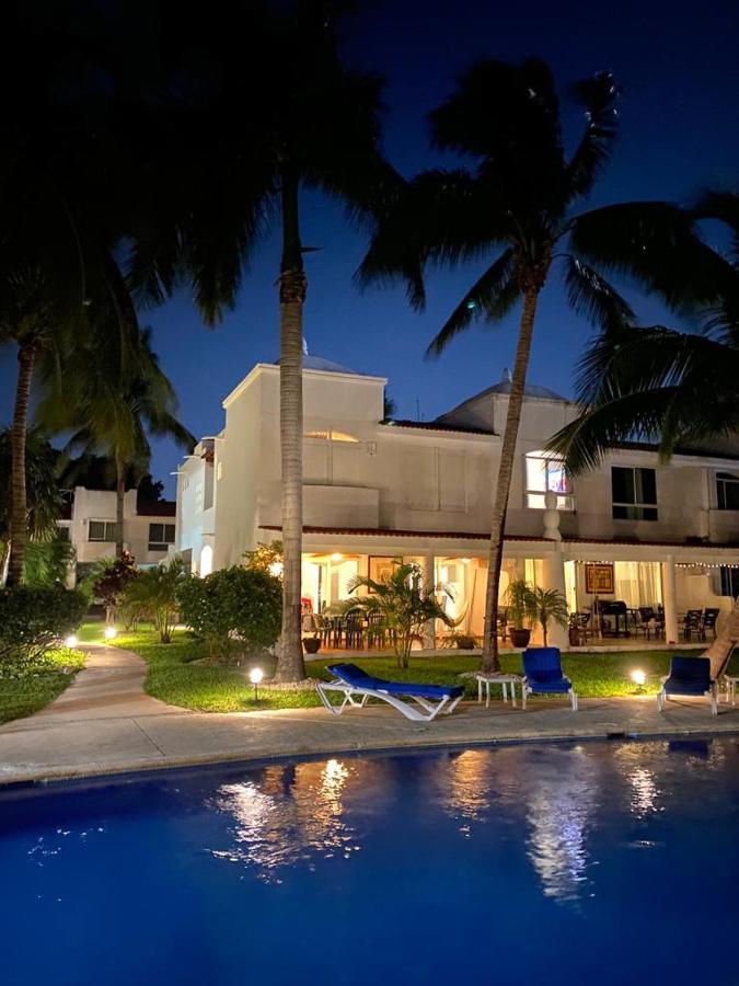 Villa Bella 3Br Wifi Bikes Beach Access (Adults Only) Плая дел Кармен Екстериор снимка