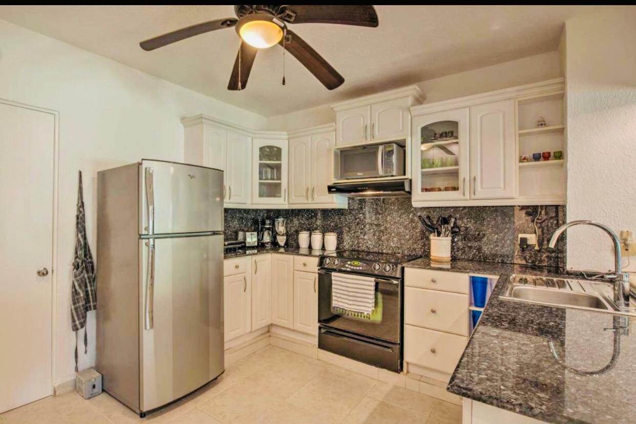 Villa Bella 3Br Wifi Bikes Beach Access (Adults Only) Плая дел Кармен Екстериор снимка
